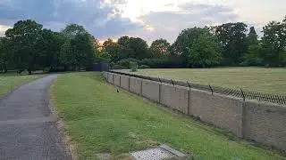 2023 06 22 DansonParkBetweenHouseAndLake
