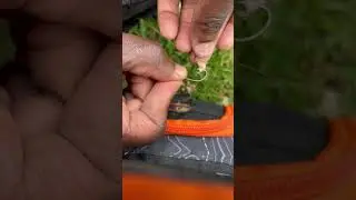 How to put a cricket on a hook #best bream bait #fishing