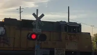 UP 8601 Leading the ZEGYC thru Jenks Yard