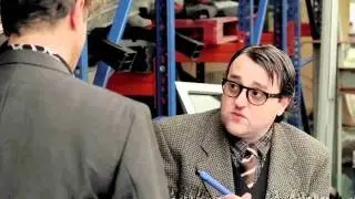 La le&ccedil;on d'argot de Mr Riton avec Simon Abkarian