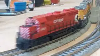 GP35 CPRail y B40-8 Union Pacific escala N. Acoplando unidades