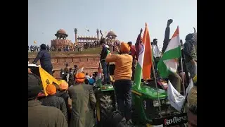 Republic Day: Unprecedented Scenes As Protestor Hoists A Religious Flag At Red Fort