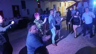 Elszakadt a fekete bőrcsizmám (ROBERTO Ózdon)