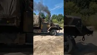 Reo M35 in sand