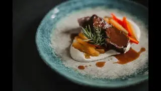 Simply guat 12/2019 I Guancialini di maiale stufati con pur&egrave; di pastinaca e carote