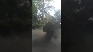 emptying a skidteer sweeper 🙄🙄😷😷😷😷
