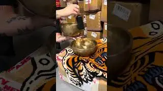 Tibetan Lingam Singing Bowl from Nepal #singingbowl #soundtherapy #meditation