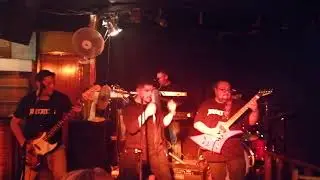 Digging the grave cover Faith no more - bar 