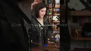 Oklou (@Loumar86) a jou&eacute; une version in&eacute;dite de 