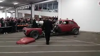 Ombyggd Volvo pv med stridsvagnsmotor