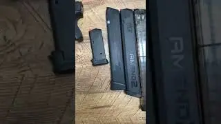 Оригинальные магазины Glock для моих Glock каждый раз x Если это не оригинальный магазин, он мне ...