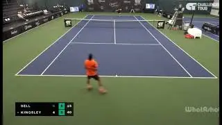 #KarueSell WITH THE SHOT OF THE YEAR AGAINST #CannonKingsley at the #ClevelandOpen..⁉️