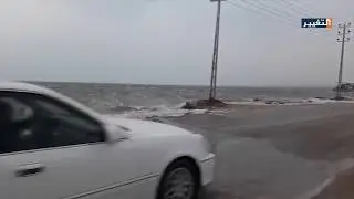 مياه بحر النجف تصل الشارع وترتفع بشكل مخيف بسبب السيول