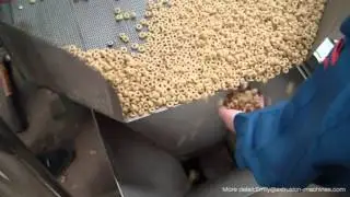 Commercial full automatic Round breakfast cereal making machine    Also customized shape as your wis