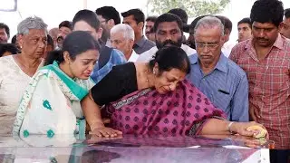 Nandamuri Taraka Ratna's mother and Sister cries inconsolably | Mohana Roopa | TFPC