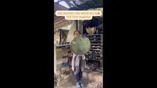 Unloading the wood kiln / Pottery