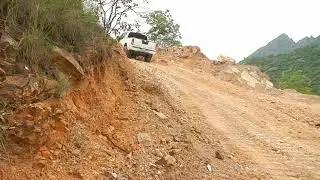 Chiripas bonanza silver vein and drill pad construction (San Javier Project)