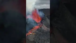 Это один из самых ОПАСНЫХ вулканов в мире 😱 #shorts #shortsclip #shortsvideo #youtubeshorts