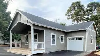 2323 NE Holmes
