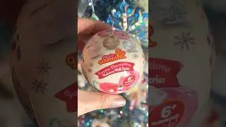 Распаковка набора рождественских шаров Our Generation: Surprise Decorations Holiday Ball Series! 🎄