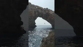 Need to cool down? Go deep water soloing! 🌊☀️🧗