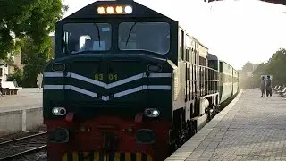 Tezgam express up Cross Drigh Road Station 2020