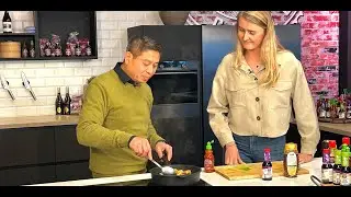 Sticky kip door Lucia van Food Places en Han Go van Go-Tan