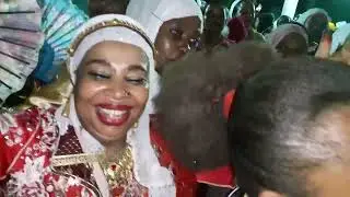 okombi moins maya maoueni
