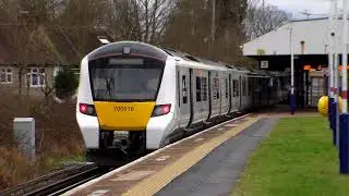 Class 700/0 700016 at South Merton