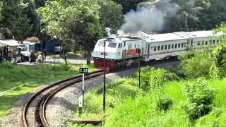 Kereta Pasundan Erupsi Asap Hitam Ketika Berakselerasi Sebelum Tikungan