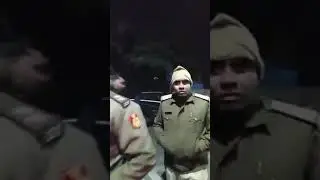 Shameless Delhi Police || Snatching blankets and Mats from protesting students || DU||Arts faculty |