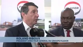 Ade Adeyemi visite l'usine Fludor de Bohicon