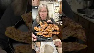 Easy Peasy Cheesy Bread #recipe #cheesybread #lowcarb #keto #ketocheesybread #lowcarbcheesybread