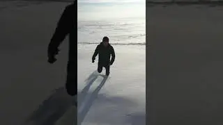 Пробежка по Финскому заливу. Зимняя забава. Бег по сугробам. Зима. Gulf of Finland. #shorts