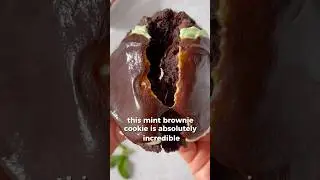 St Patrick&rsquo;s day crumbl mint brownie cookies #recipe #stpattys #crumblcookies #mintbrownie #cookies