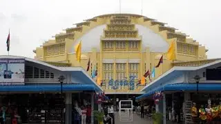 Phnom Penh Cambodia - Outside Central Market (Psar Thmey) - Central mall - Travelling Cambodia #2