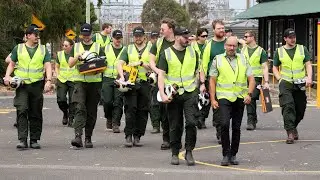 Canadian firefighters help battle Victorian blazes