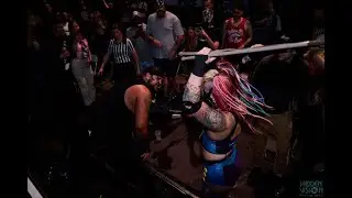 Hoodie Howlett vs Heidi Howitzer