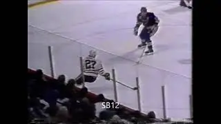 Garth Butcher knees Jeremy Roenick Nov. 12/1992