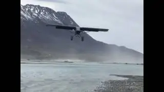 Shortest Landing!!! Severe Headwind! Aircraft hovers and vertically touches down!