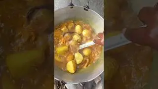 গরম গরম ভাত আর বড়ো বড়ো আলু কেটে গোটা ডিমের ঝোল
