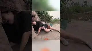 The monster attacks the girl