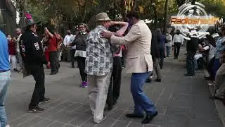 Bailando Songoro Cosongo en la Ciudadela