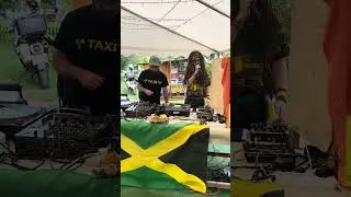 RasTaphant deejaying fi Joker Smoker riddim (Trouble these times freestyle version)