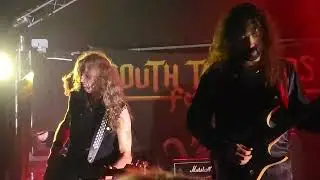TYGERS OF PAN TANG - Suzie Smiled