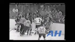 NHL Apr. 3, 1975 Philadelphia Flyers v New York Rangers (R) Bobby Clarke v Derek Sanderson