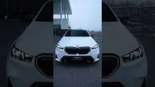 M5 G90 AKRAPOVIC