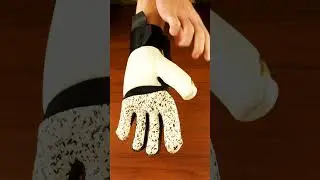 Glove opening: uhlsport Powerline Elite FlexCut #uhlsport #uhlsportgloves #keepersport #goalkeeper