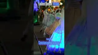 Constance Hatchaway 👰 🪓Haunted Mansion Bride #halloweenparade  #disneyshorts  #halloween  #shorts