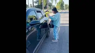 H&eacute;roe sin hogar devuelve el juguete perdido de una mam&aacute; | Su agradecimiento te impactar&aacute;